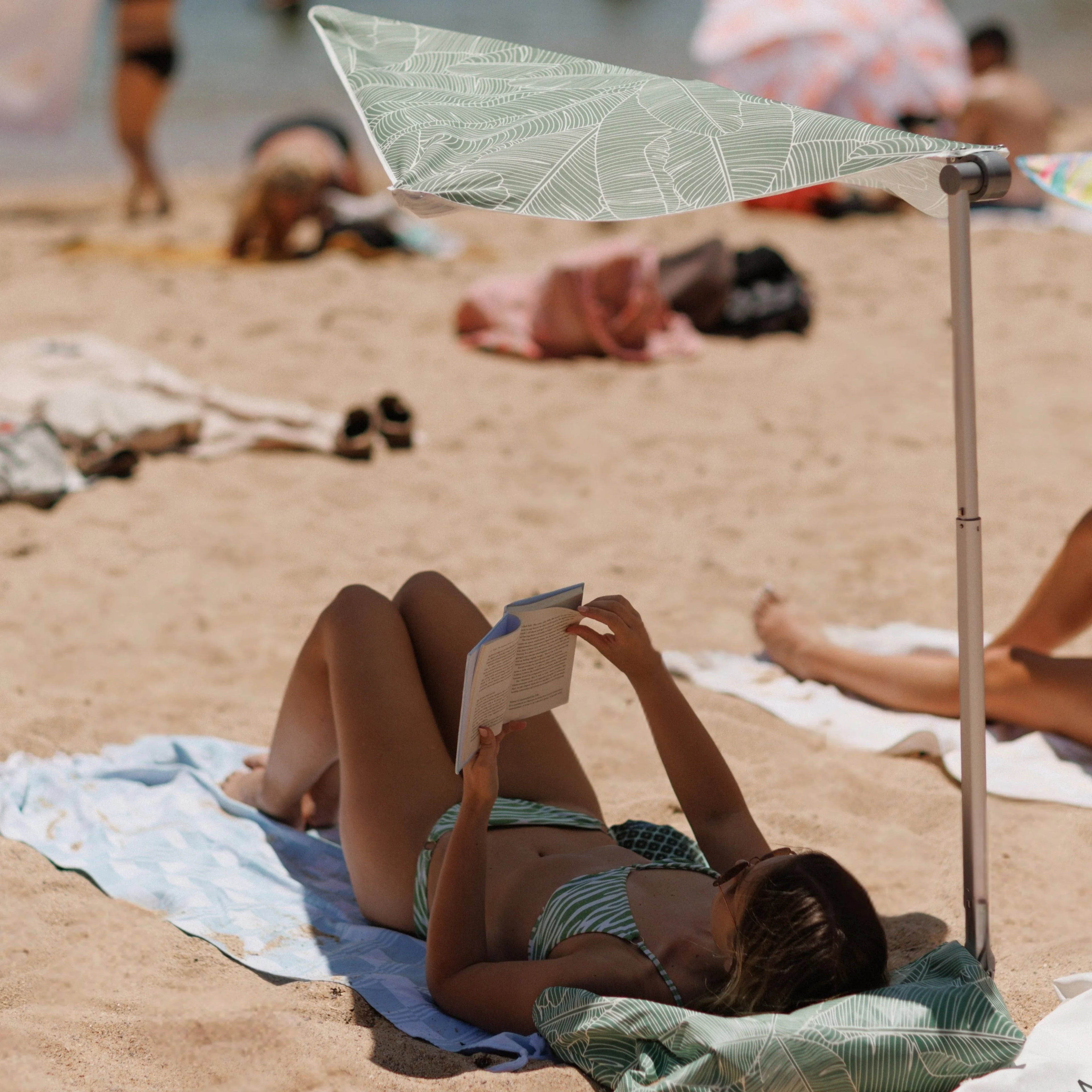 What to Bring to the Beach – 5 Essential Beach Items for an Effortless Australian Summer